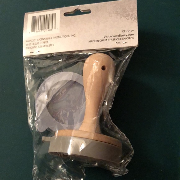 Disney- Dumbo Cookie Stamps - Picture 3 of 3